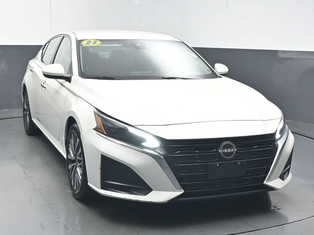 Used 2023 Nissan Altima 2.5 SV Sedan