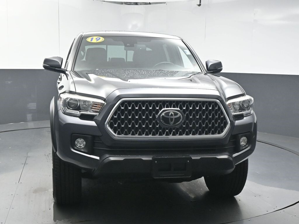 2019 Toyota Tacoma TRD V6 4x4 photo 3