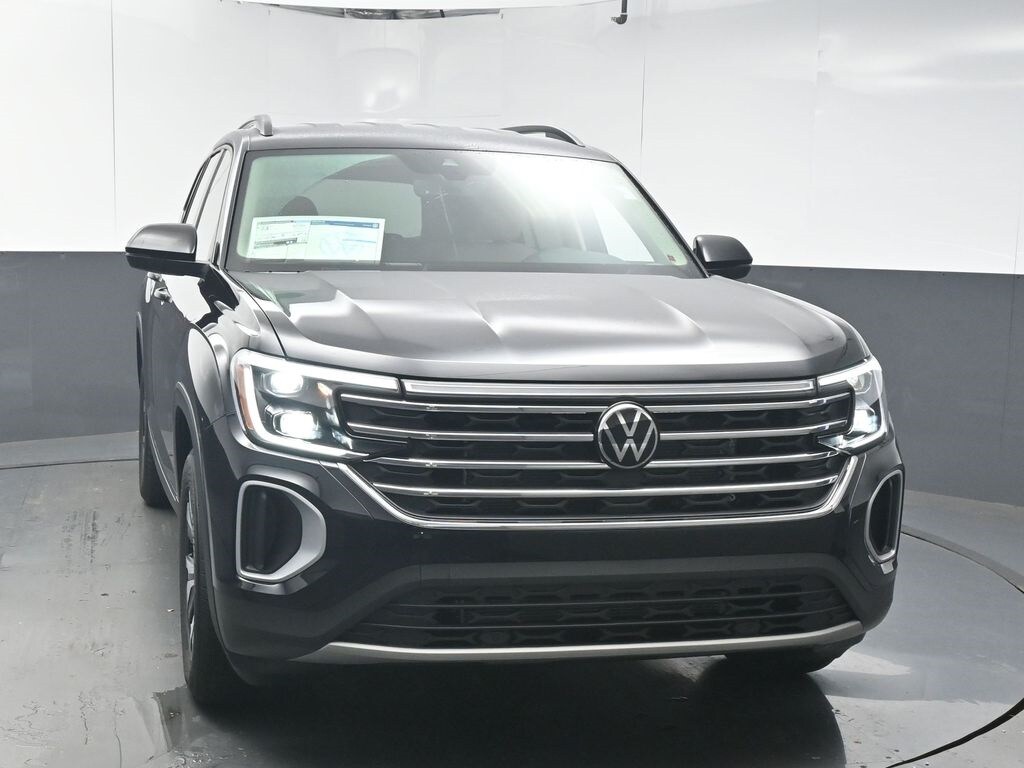2026 Volkswagen Atlas SE photo 3