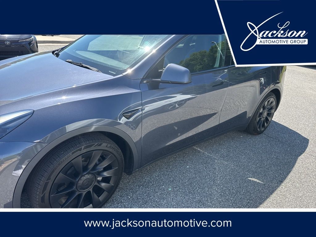 2023 Tesla Model Y Long Range Dual Motor All-Wheel Drive's photo