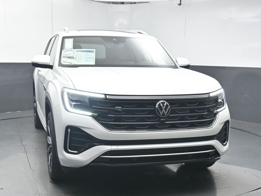 2026 Volkswagen Atlas SEL Premium R-Line photo 2