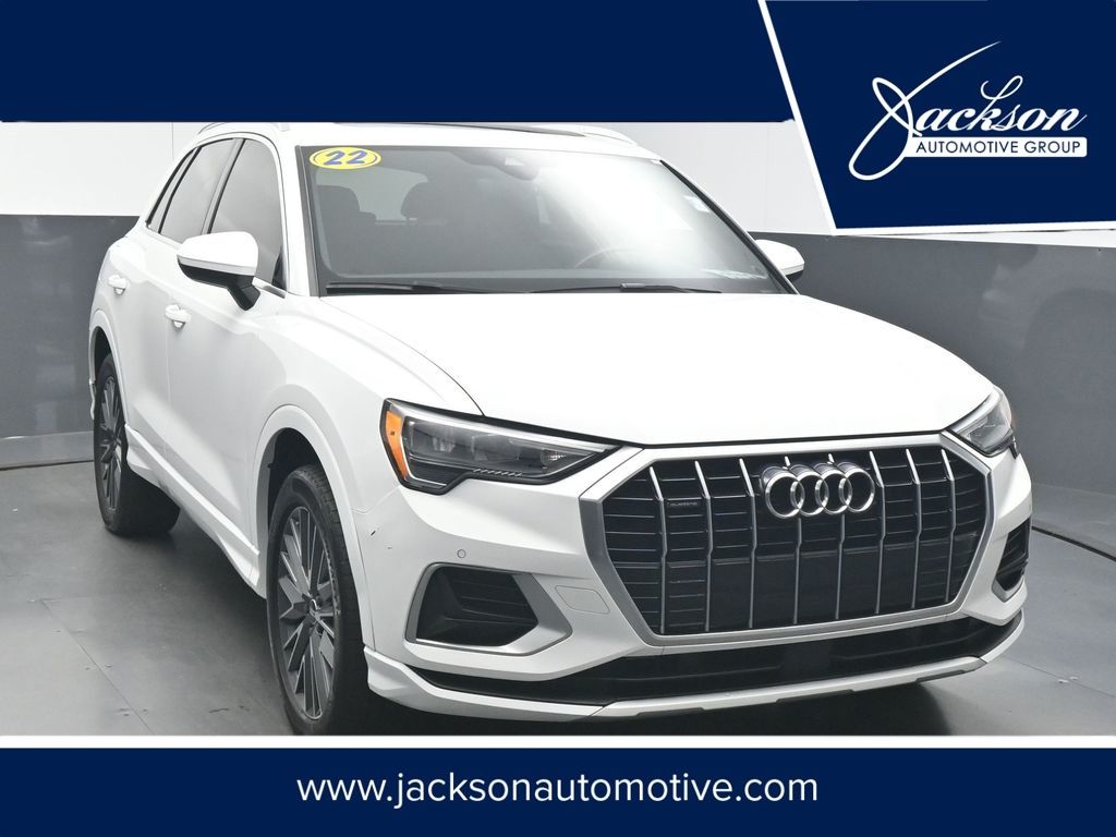 2022 Audi Q3 40 TFSI Premium quattro's photo