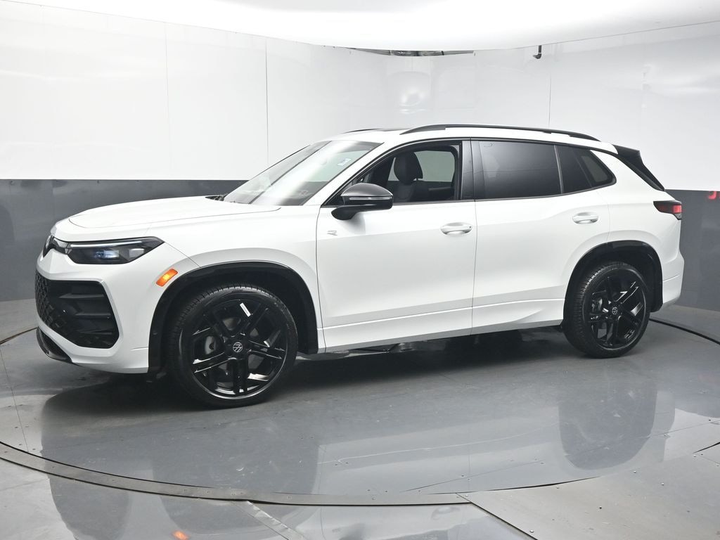 New 2026 Volkswagen Tiguan 2.0T SE R-Line Black SUV