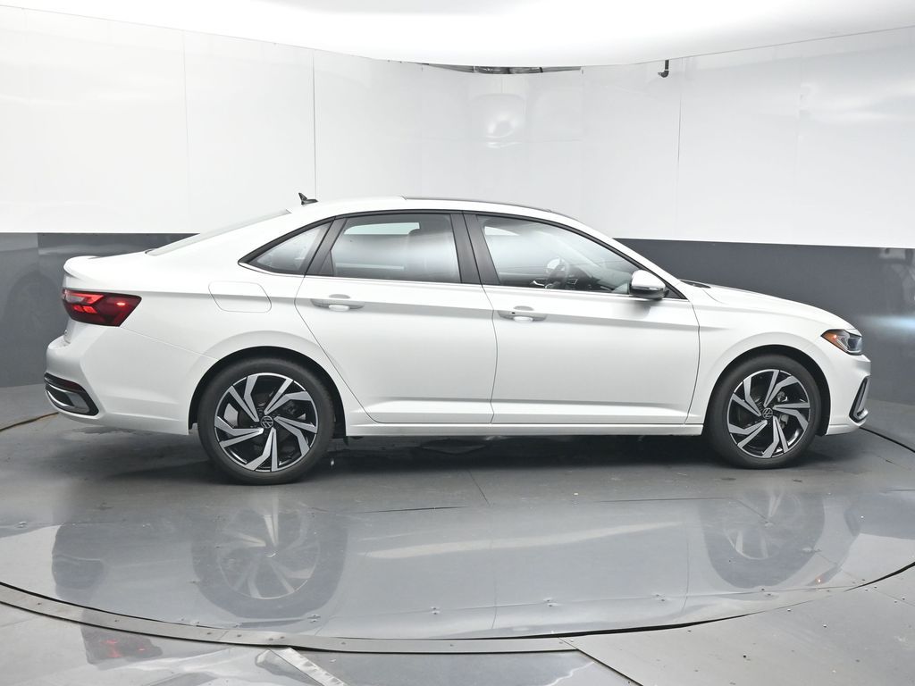 2026 Volkswagen Jetta SEL - Photo 8
