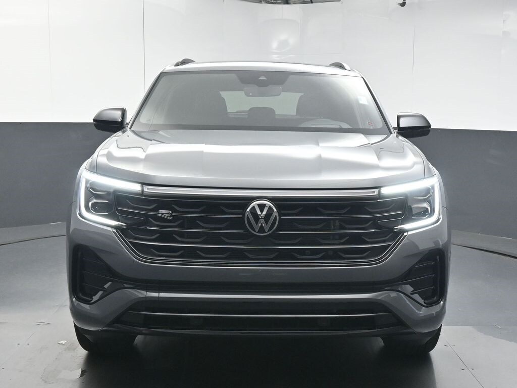 2026 Volkswagen Atlas Cross Sport SEL R-Line photo 3