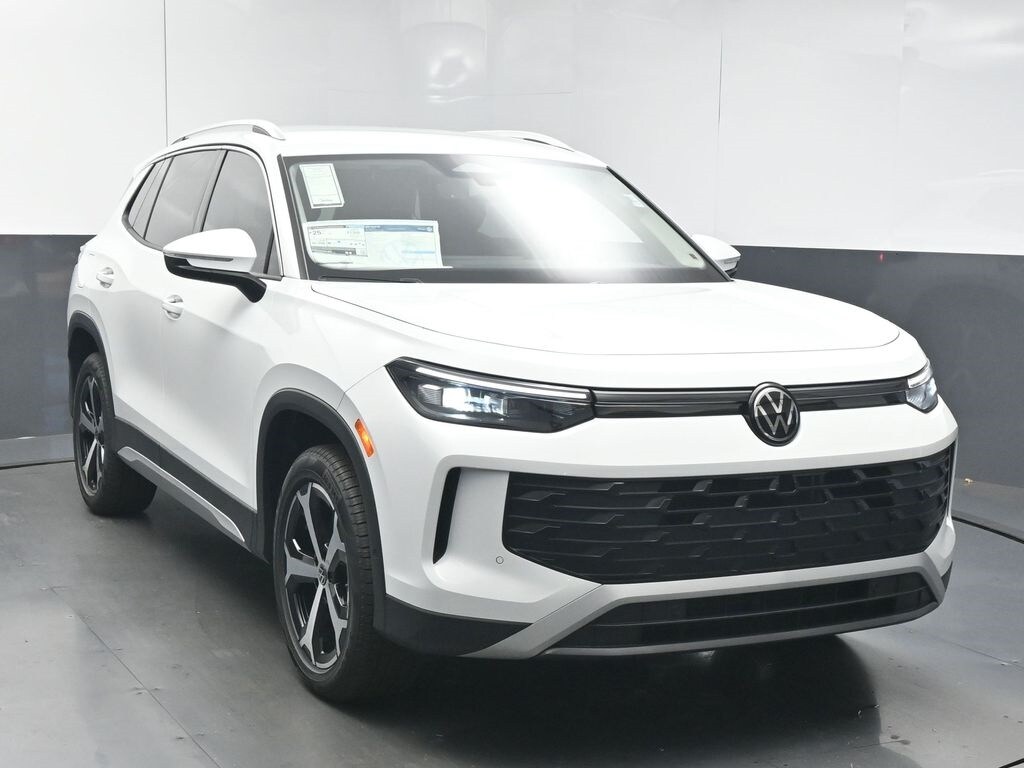 2026 Volkswagen Tiguan SE photo 2