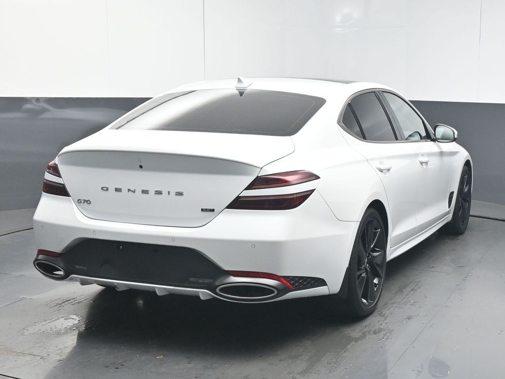 2023 GENESIS G70 Standard - Photo 7