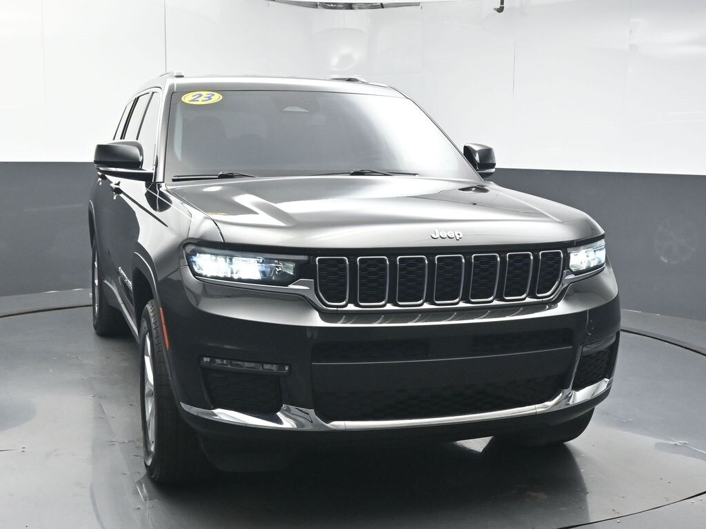 2023 Jeep Grand Cherokee Limited photo 2