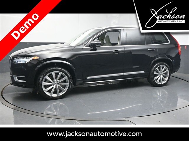 2025 Volvo XC90 B5 photo 3