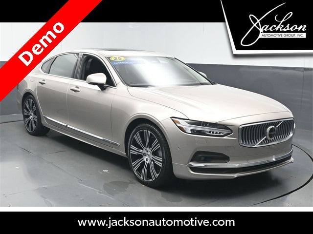 2025 Volvo S90 B6 Plus