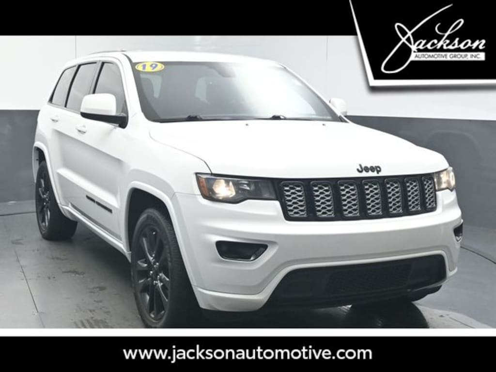 Used 2019 Jeep Grand Cherokee Laredo SUV