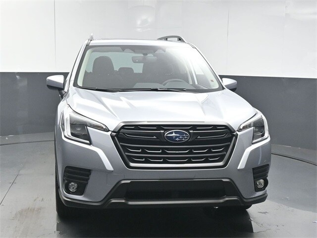 2024 Subaru Forester Premium Base photo 2