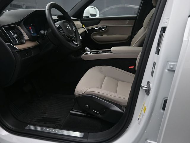 2026 Volvo XC90 Plus - Photo 17