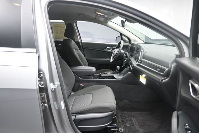 2025 Kia Sportage LX - Photo 28
