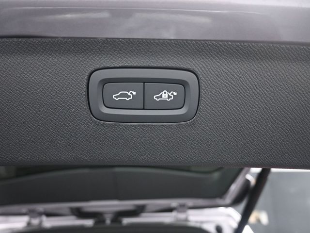 2026 Volvo XC90 Plus - Photo 26