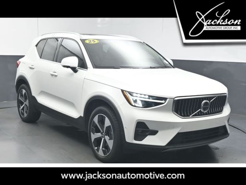 Used 2025 Volvo XC40 B5 Plus Bright Theme SUV