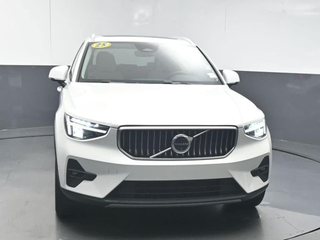 Used 2025 Volvo XC40 B5 Plus Bright Theme SUV