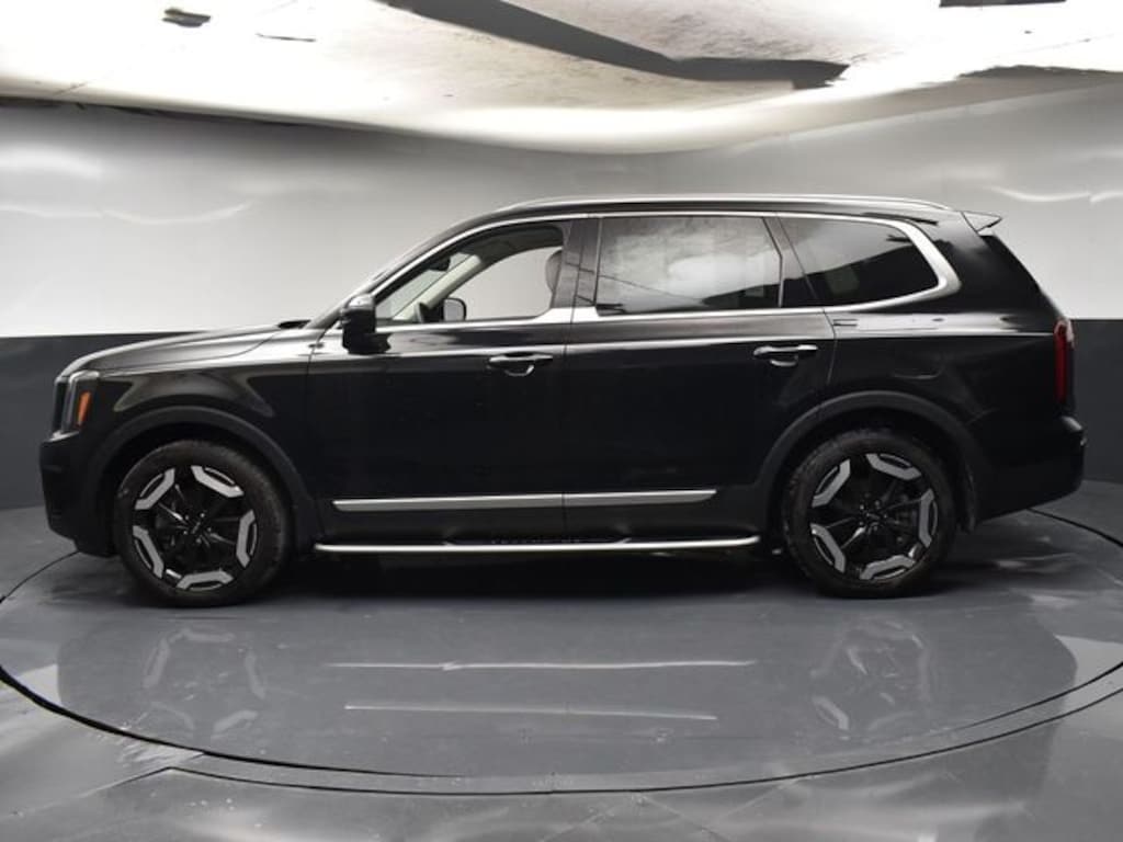 Used 2025 Kia Telluride S SUV