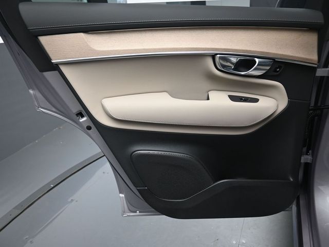 2026 Volvo XC90 Plus - Photo 23
