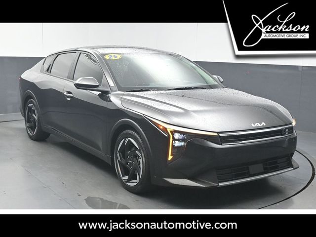 2025 Kia K4 EX AT's photo