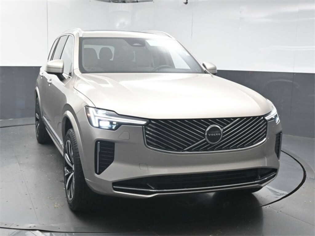 New 2026 Volvo XC90 B5 Core SUV