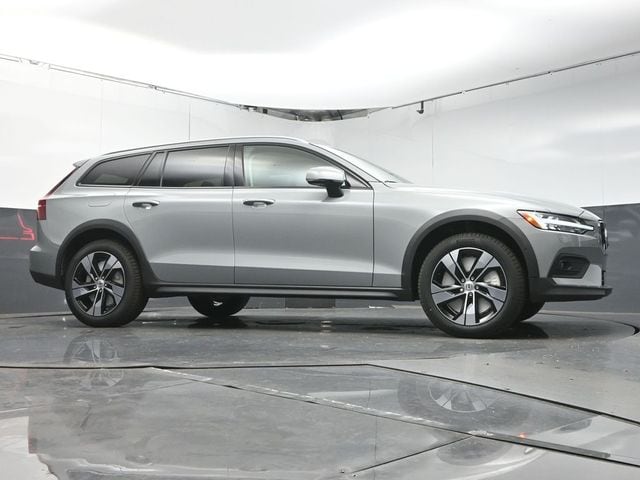2026 Volvo V60 Cross Country Plus - Photo 32