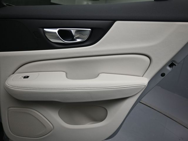 2026 Volvo V60 Cross Country Plus - Photo 28
