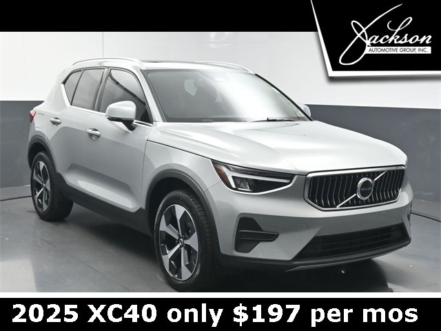 2025 Volvo XC40