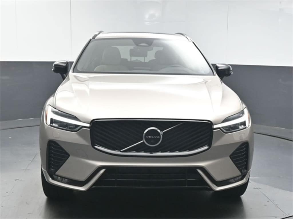 New 2026 Volvo XC60 B5 Plus SUV