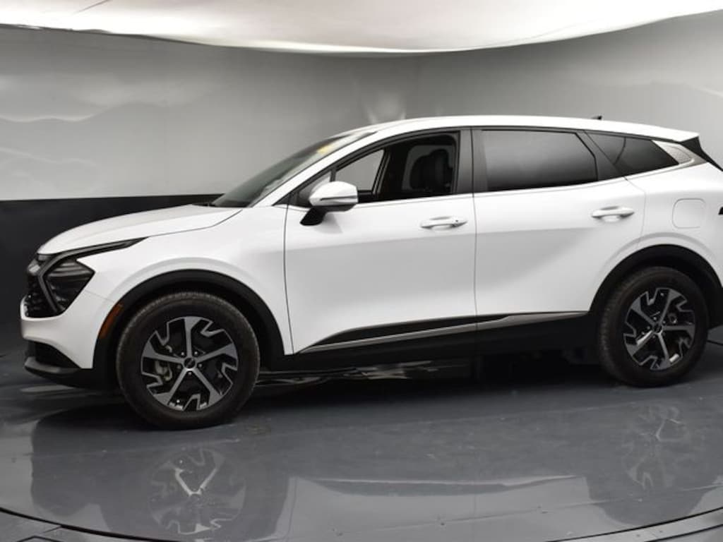 Used 2025 Kia Sportage EX SUV