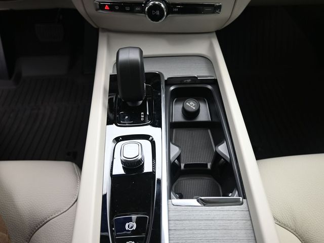 2026 Volvo V60 Cross Country Plus - Photo 13