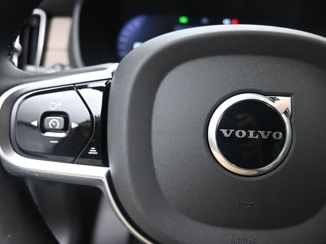 2026 Volvo XC90 Plus - Photo 15