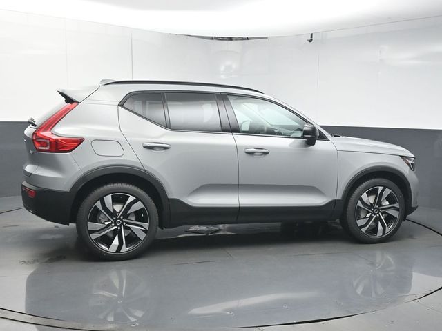 2026 Volvo XC40 Ultra - Photo 8