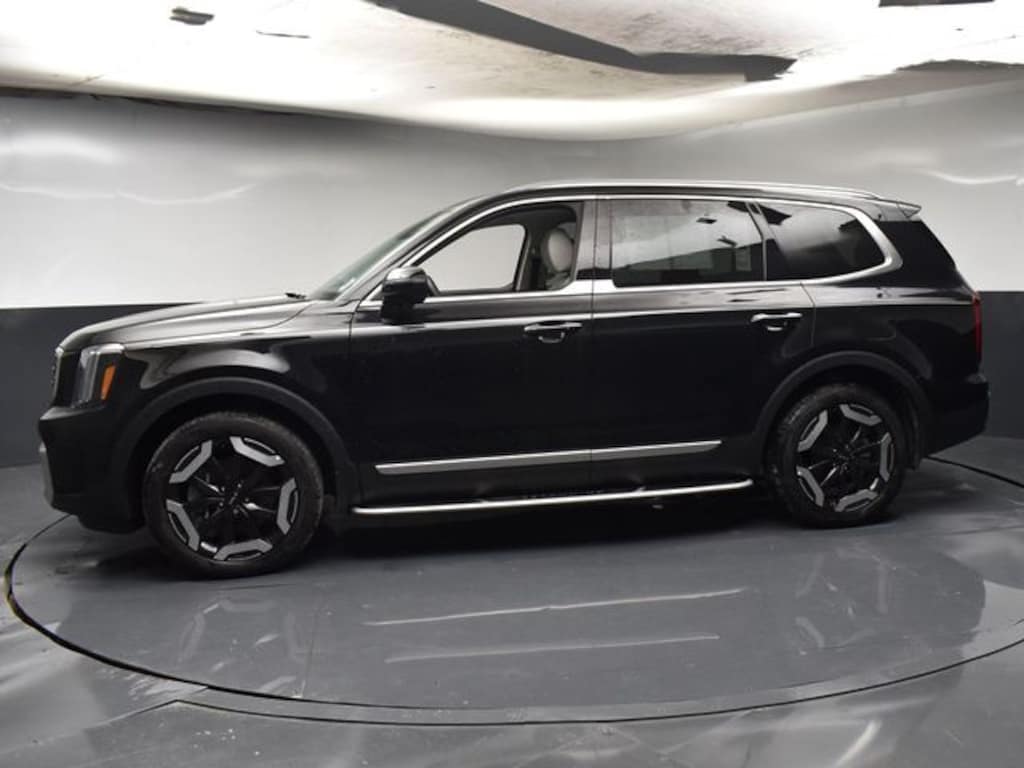 Used 2025 Kia Telluride S SUV