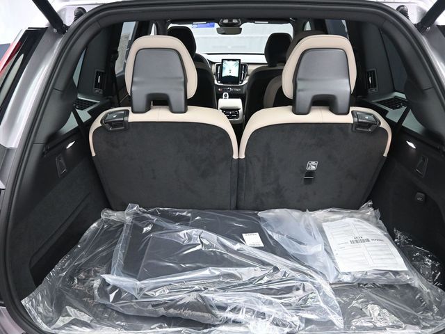 2026 Volvo XC90 Plus - Photo 24