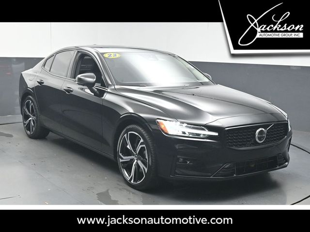 2023 Volvo S60 B5 Plus Dark Theme's photo