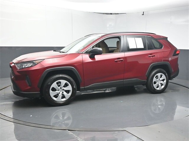 2021 Toyota RAV4 LE photo 4