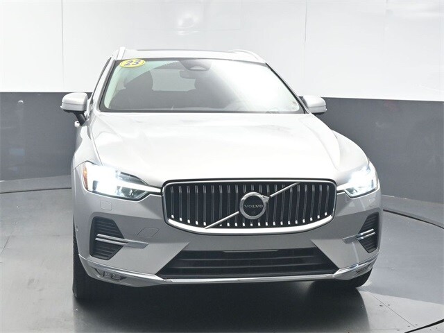 2023 Volvo XC60 B5 Plus photo 3
