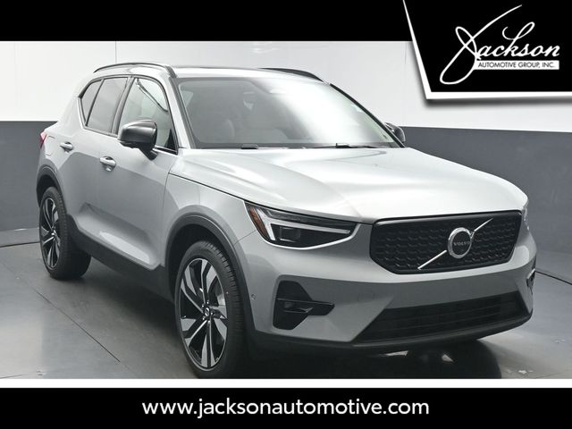 2026 Volvo XC40 B5 Ultra Dark AWD's photo