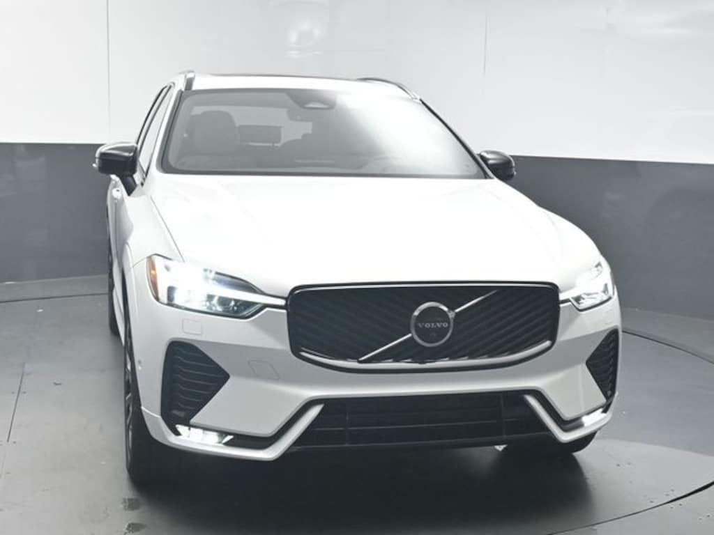 New 2026 Volvo XC60 B5 Plus SUV