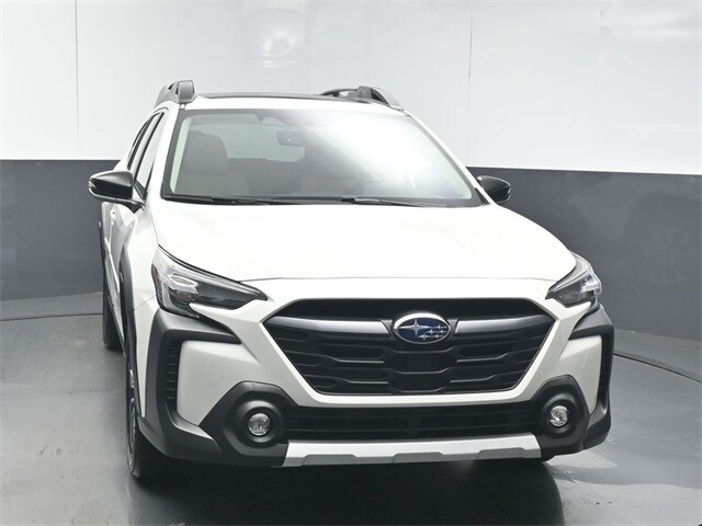 2025 Subaru Outback Limited XT photo 3