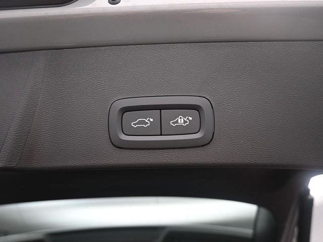 2026 Volvo XC40 Ultra - Photo 28