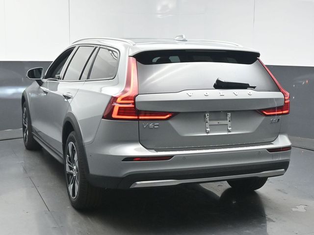 2026 Volvo V60 Cross Country Plus - Photo 6