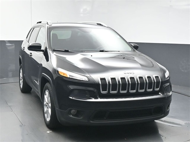 Used 2016 Jeep Cherokee Latitude with VIN 1C4PJLCB6GW303592 for sale in Macon, GA
