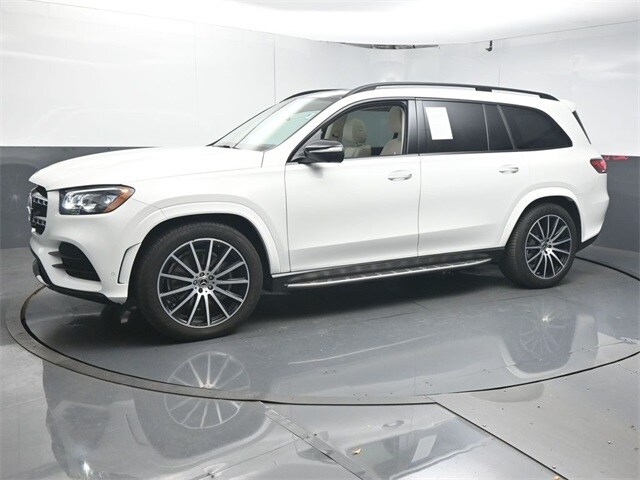 2023 Mercedes Benz GLS 450 4MATIC photo 4
