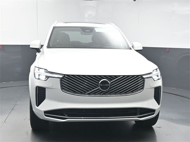 2026 Volvo XC90 Plus photo 3