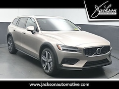 2026 Volvo V60 Cross Country B5 Plus AWD Wagon