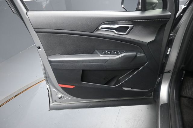 2025 Kia Sportage LX - Photo 21