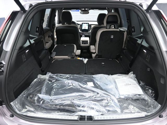 2026 Volvo XC90 Plus - Photo 25