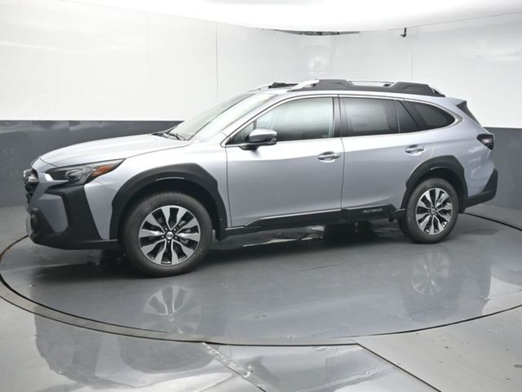 Used 2025 Subaru Outback Touring SUV